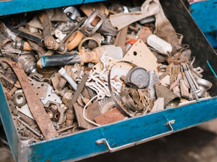 Nielegalne składowisko odpadów w Policach nadal nie jest uporządkowane
