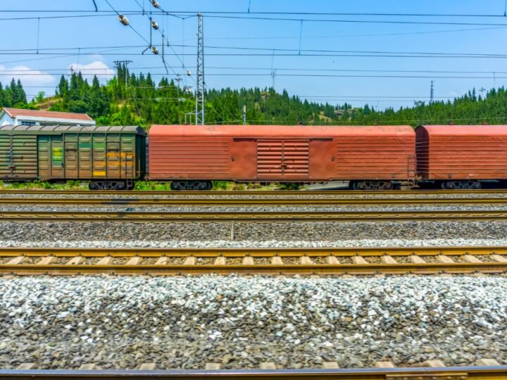 Analiza postępów w budowie SKM: Prace na linii kolejowej ze Szczecina do Polic mają potrwać dłużej