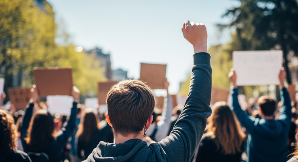 Francja w ogniu protestów: setki zatrzymanych i zamieszki na ulicach