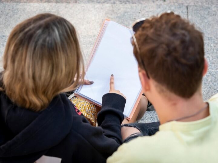 Podziękowania dla Nauczycieli i Pracowników Oświaty z Gminy Dobra z okazji Dnia Edukacji Narodowej