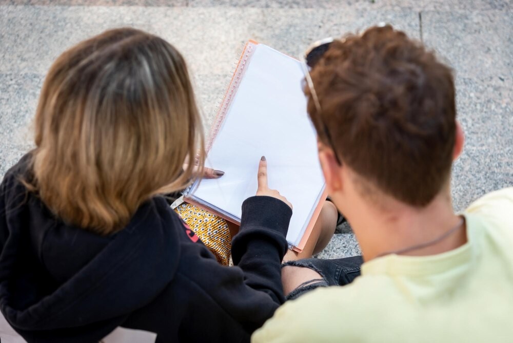 Podziękowania dla Nauczycieli i Pracowników Oświaty z Gminy Dobra z okazji Dnia Edukacji Narodowej