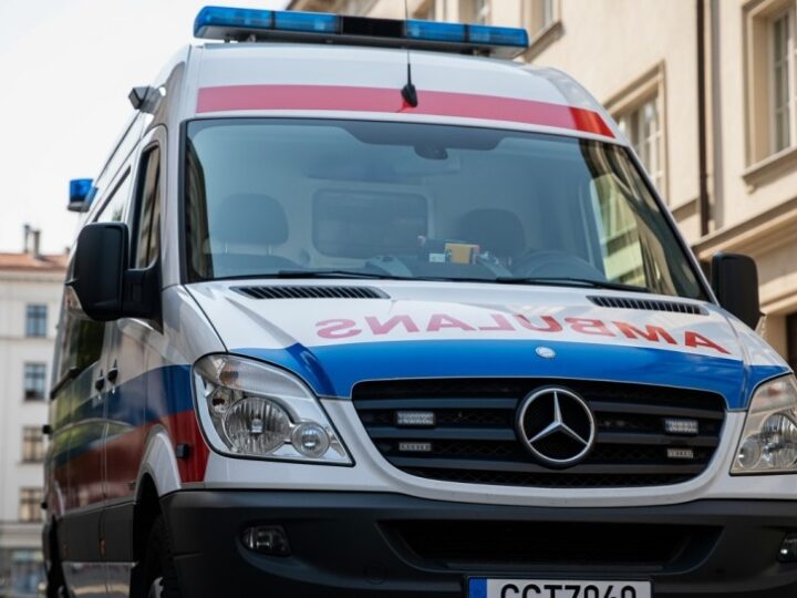 Kołbaskowo wzbogaca się o 8 defibrylatorów AED dla większego bezpieczeństwa mieszkańców!