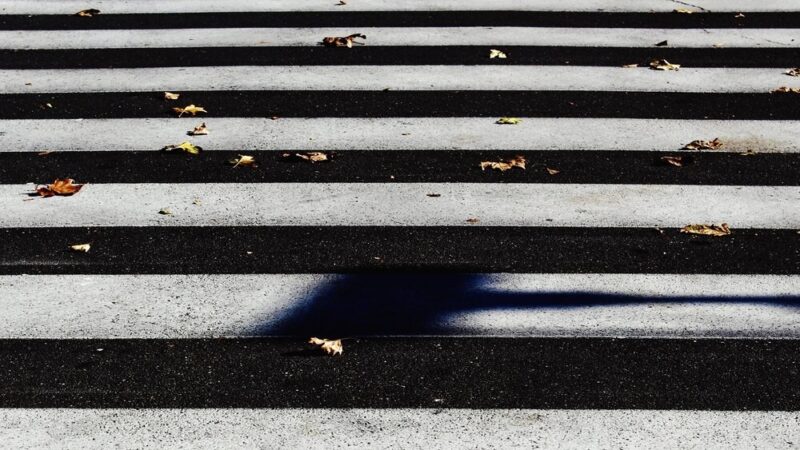 Nowe oświetlenie dla pieszych w Dołujach – start prac 5 listopada!