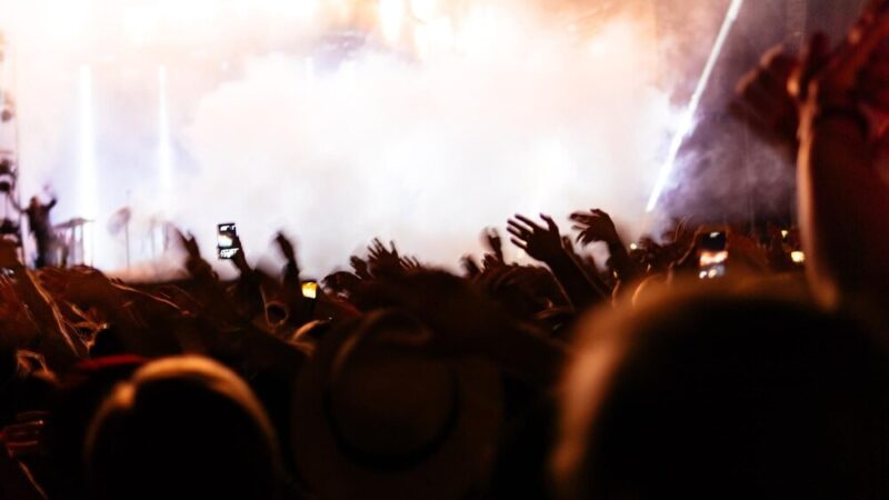 Transgraniczny Jarmark Bożonarodzeniowy w Lubieszynie – świąteczne wydarzenie dla rodzin z Polski i Niemiec!