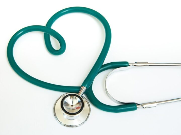 Razem w walce z uzależnieniami i samotnością seniorów