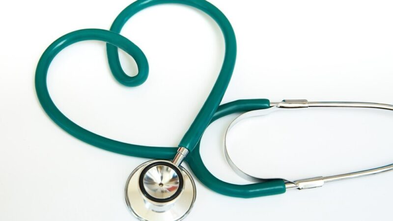 Razem w walce z uzależnieniami i samotnością seniorów