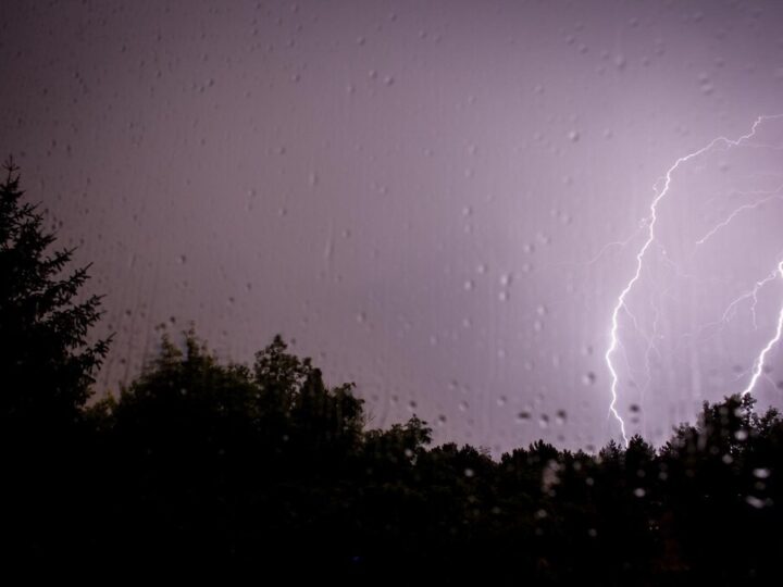 Ostrzeżenie o oblodzeniu w Nowym Warpnie: zachowaj ostrożność!