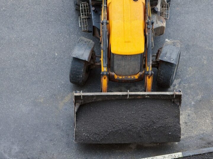 Przyspieszone naprawy dróg w Gminie Dobra dla lepszego bezpieczeństwa mieszkańców