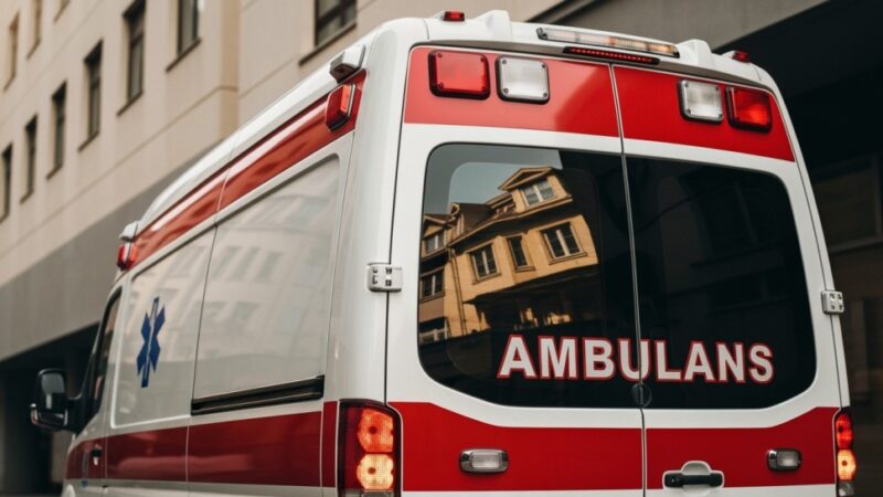 Policjant uratował 70-latkę po upadku, prowadząc resuscytację na chodniku