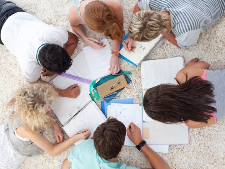 Wsparcie dla młodych na rynku pracy w Policach: nowe inicjatywy i działania