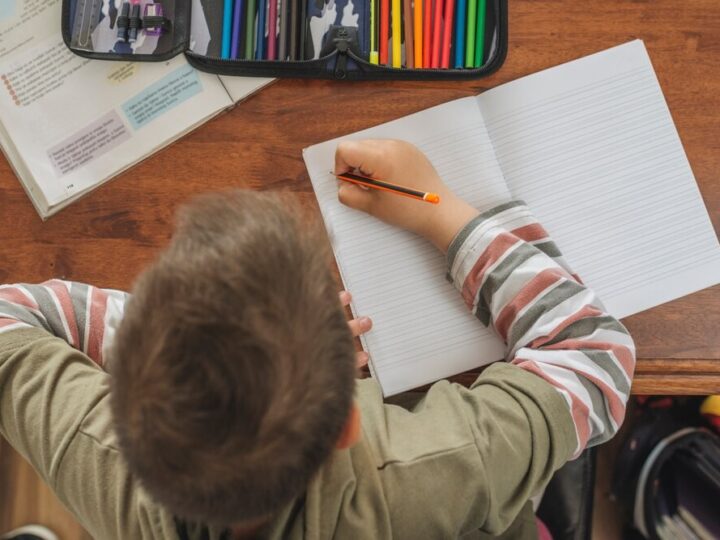 Biała Szkoła w Policach wzbogaca się o nowoczesne materiały edukacyjne: fantomy i walizka kryminalistyczna