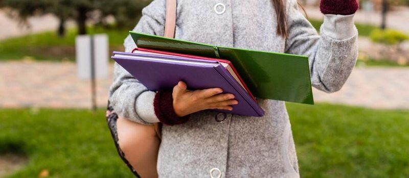 Rozbudowa szkoły w Dołujach – nowoczesne moduły już na placu budowy!