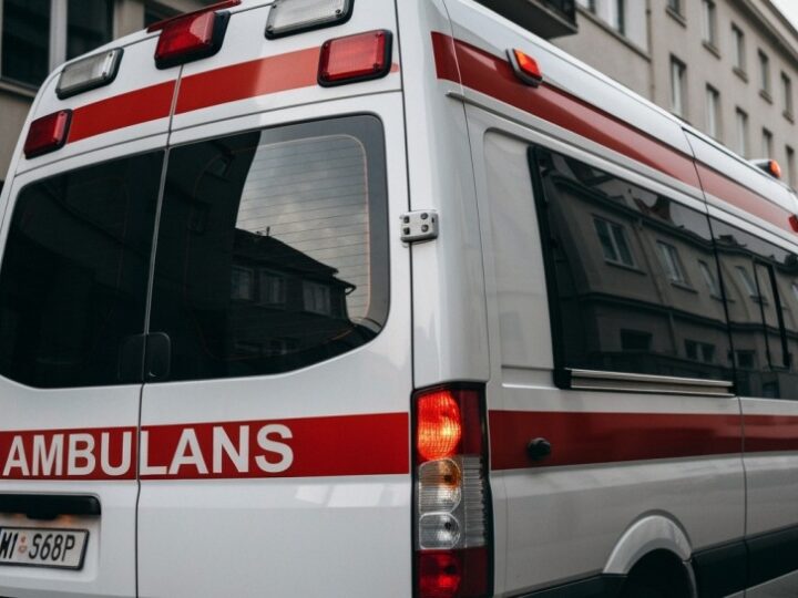 Ulewa w Kościnie: Strażacy w akcji ratują zalane ulice
