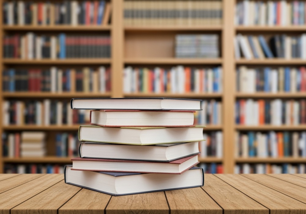 Wakacyjne odkrycia literackie dla dzieci w bibliotece