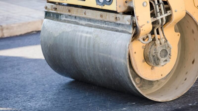 Nowa nawierzchnia na drodze Dobra–Stolec z 4 mln zł wsparcia finansowego